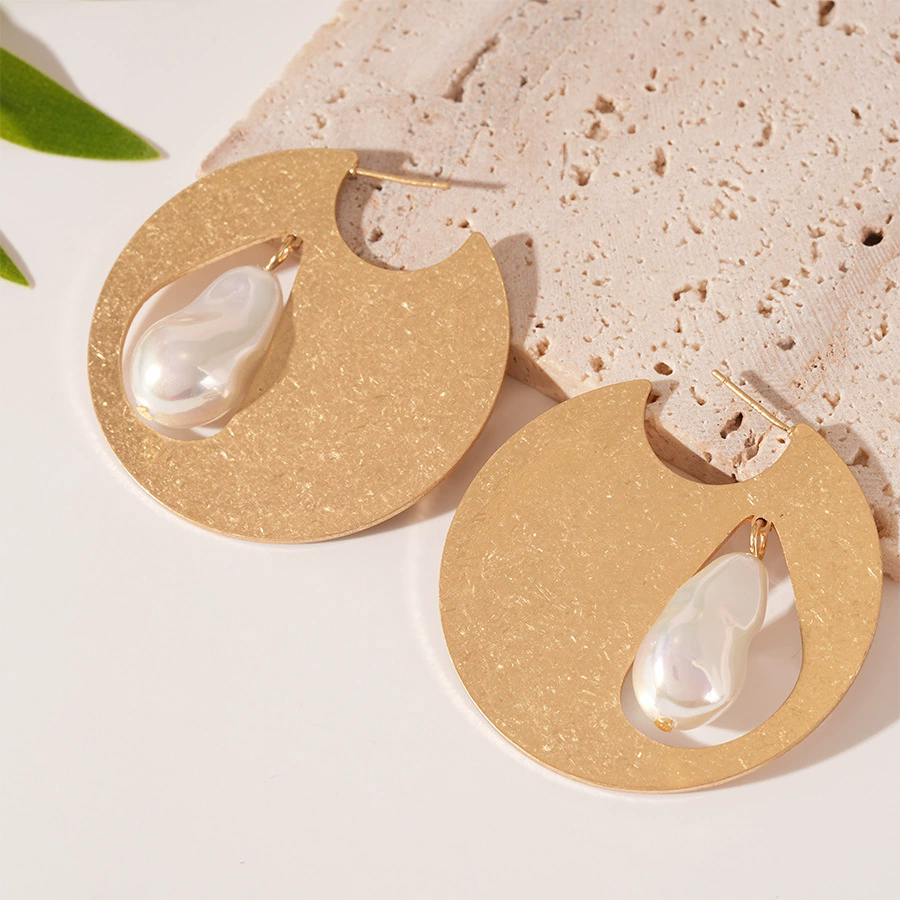 Amelia Pearl Hoops